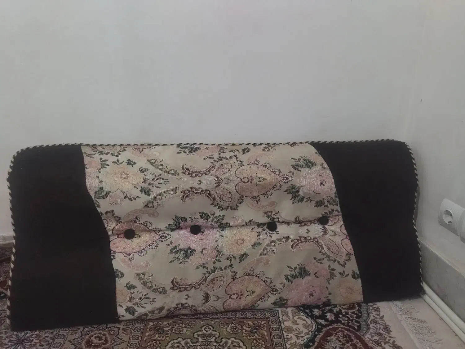 پشتی تمیز|پشتی|فولادشهر, C5|دیوار