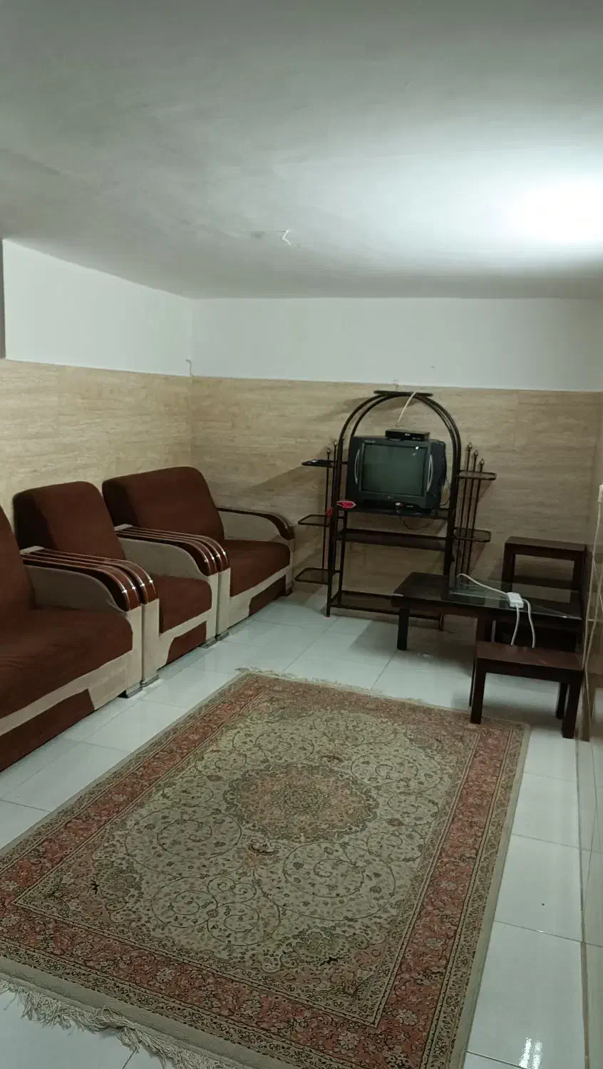 خانه ویلایی نزدیک به حرم اجاره روزانه|اجارهٔ خانه و ویلا|مشهد, چهنو|دیوار