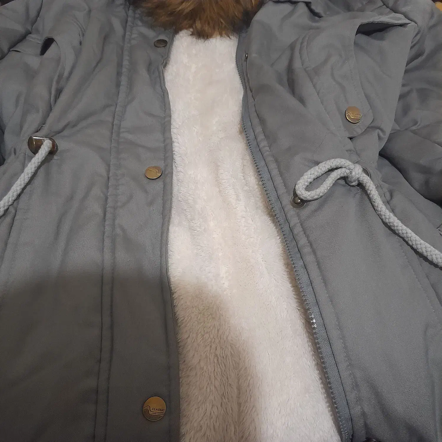 کاپشن و بارانی خارجی|لباس|پرند, فاز ۶|دیوار