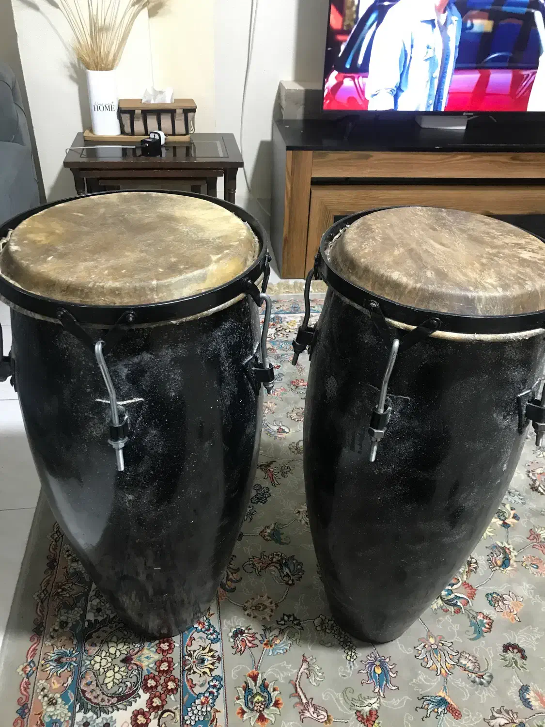 تومبا|درام و پرکاشن|اصفهان, شهرک کاوه|دیوار