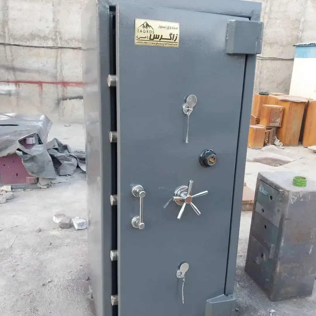 گاوصندوق|ابزارآلات|رشت, فرودگاه سردار جنگل رشت|دیوار