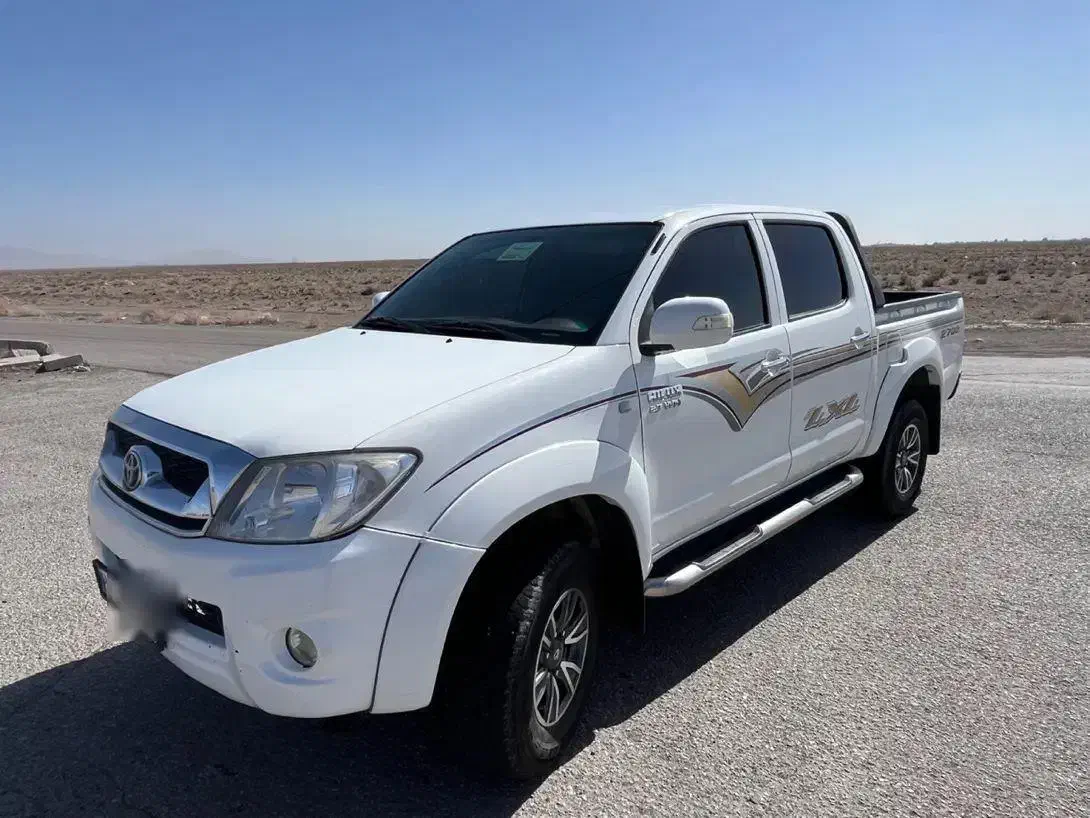 تویوتا هایلوکس ۲۰۱۰|خودرو سواری و وانت|سیرجان, |دیوار