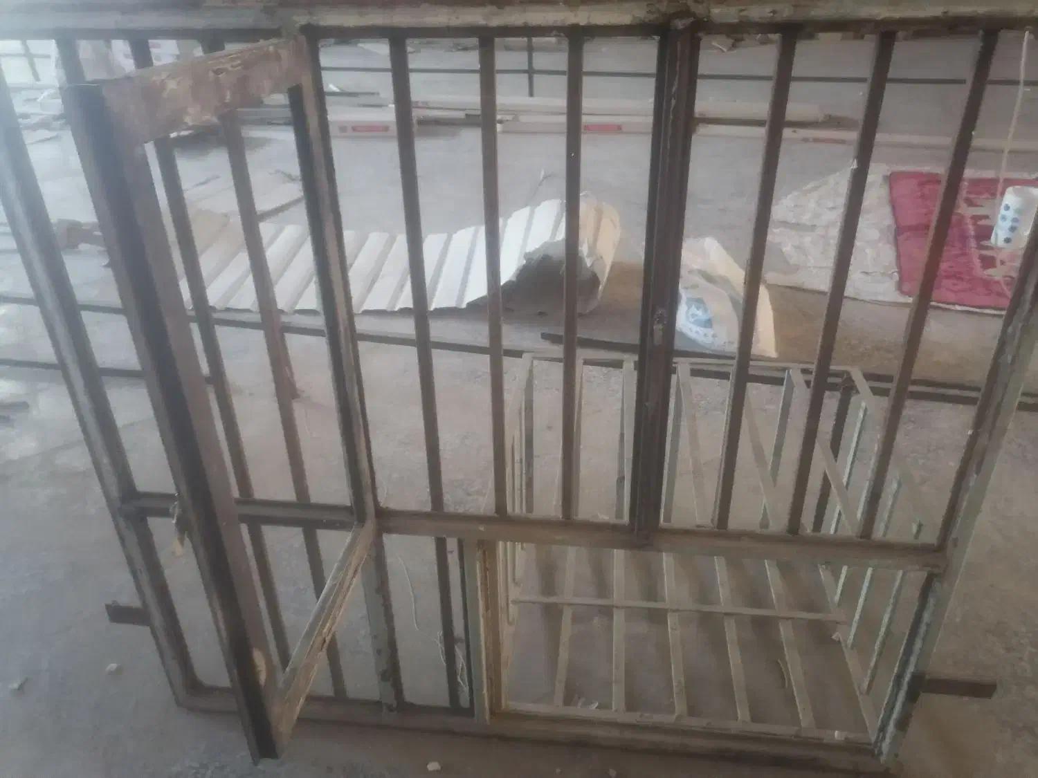 پنجره 1/4 در 1/4 جا کولر گازی دار|مصالح و تجهیزات ساختمان|ایرانشهر, |دیوار