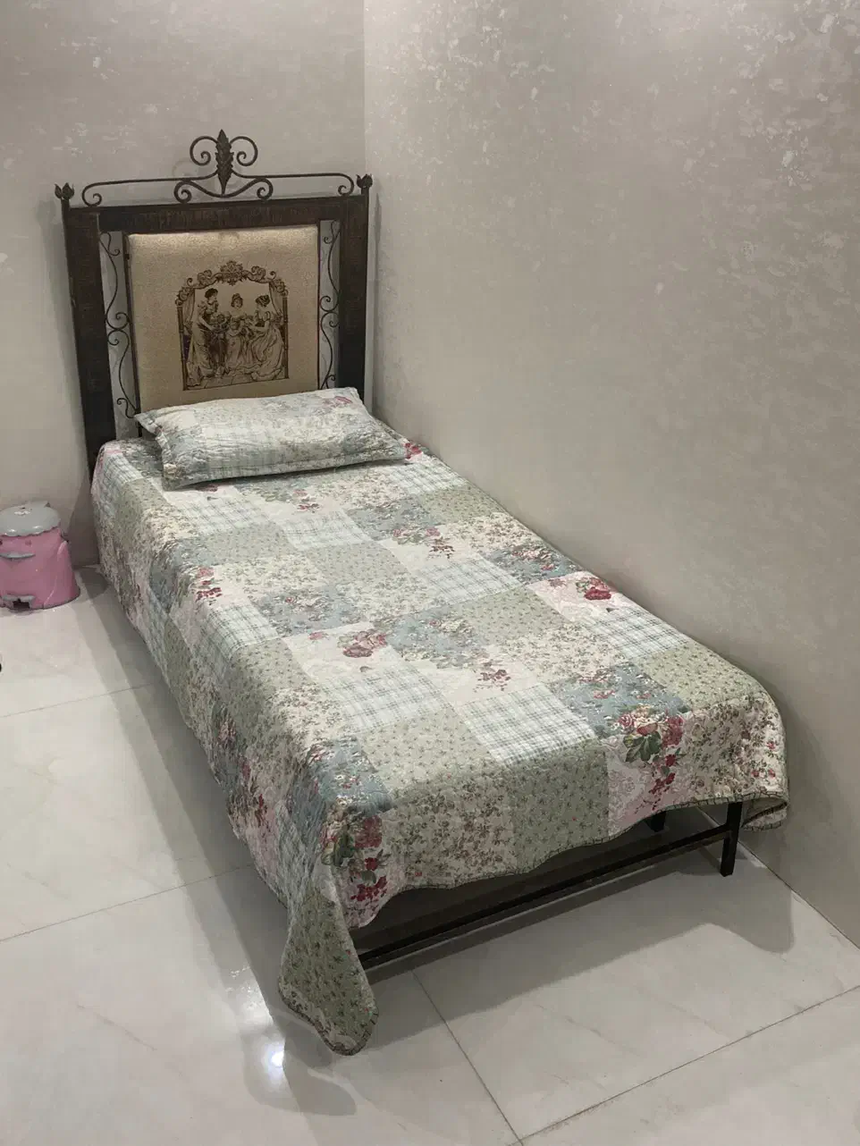 تخت خواب یکنفره فرفورژه|تخت و سرویس خواب|مشهد, سناباد|دیوار