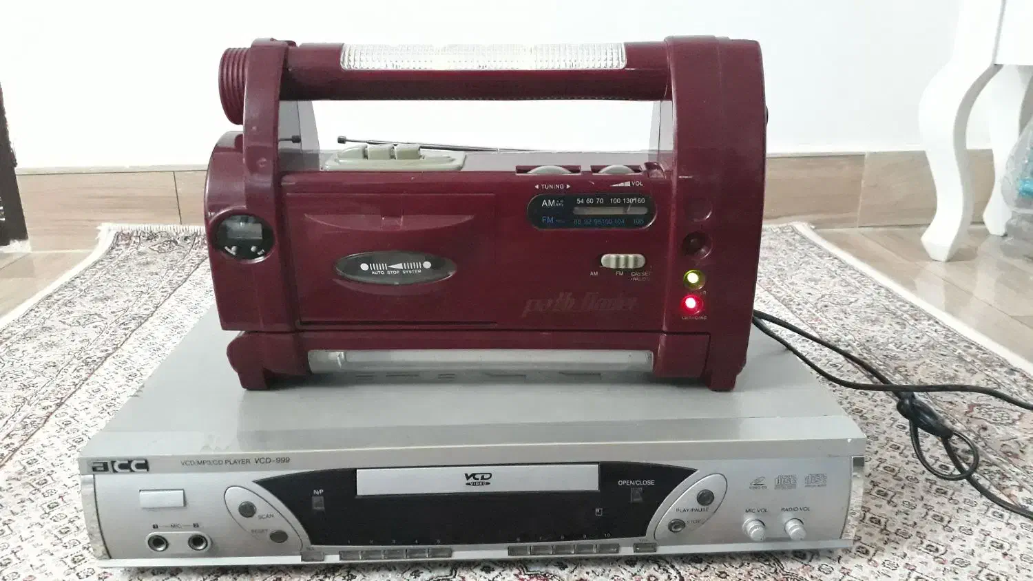 یک عدد رادیو و vcd acc|سیستم صوتی خانگی|ارومیه, |دیوار