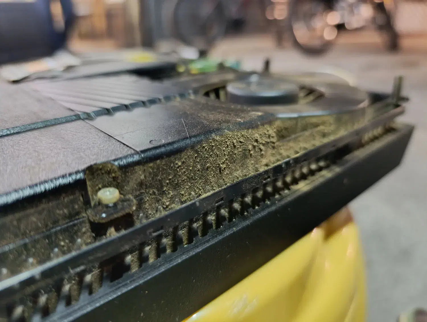 سرویس و خاک گیری کنسول های بازی PS4/XBOX/PS5|کنسول، بازی ویدئویی و آنلاین|رشت, معلم|دیوار