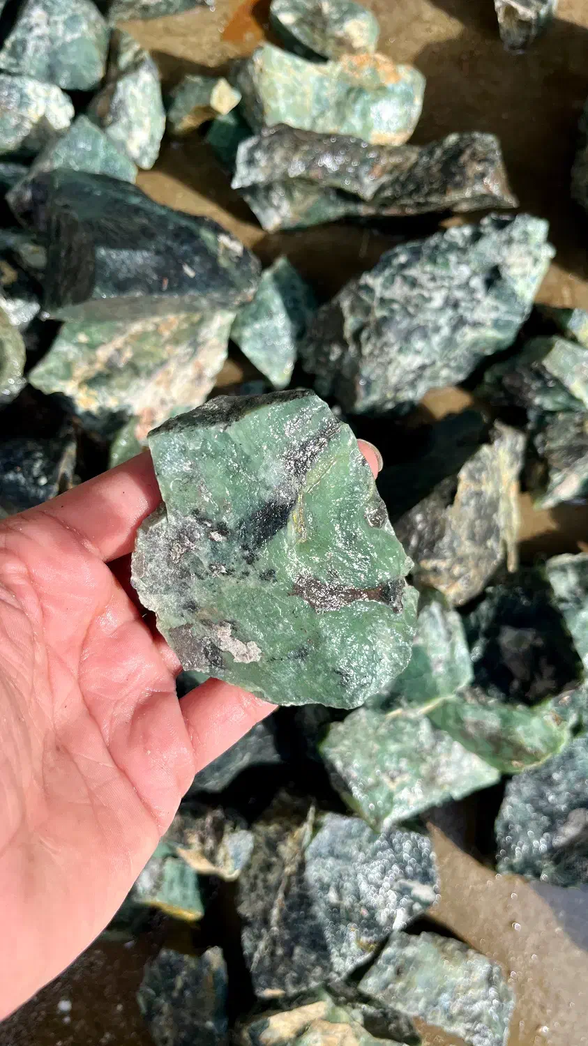 یشم تا ۶۰۰ کیلو موجود کیلویی ۲۰۰|کلکسیون اشیاء عتیقه|گنبد کاووس, |دیوار