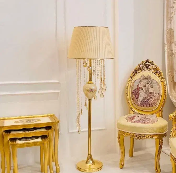 آباژور ایستاده|چراغ خواب و آباژور|قم, نیروگاه|دیوار