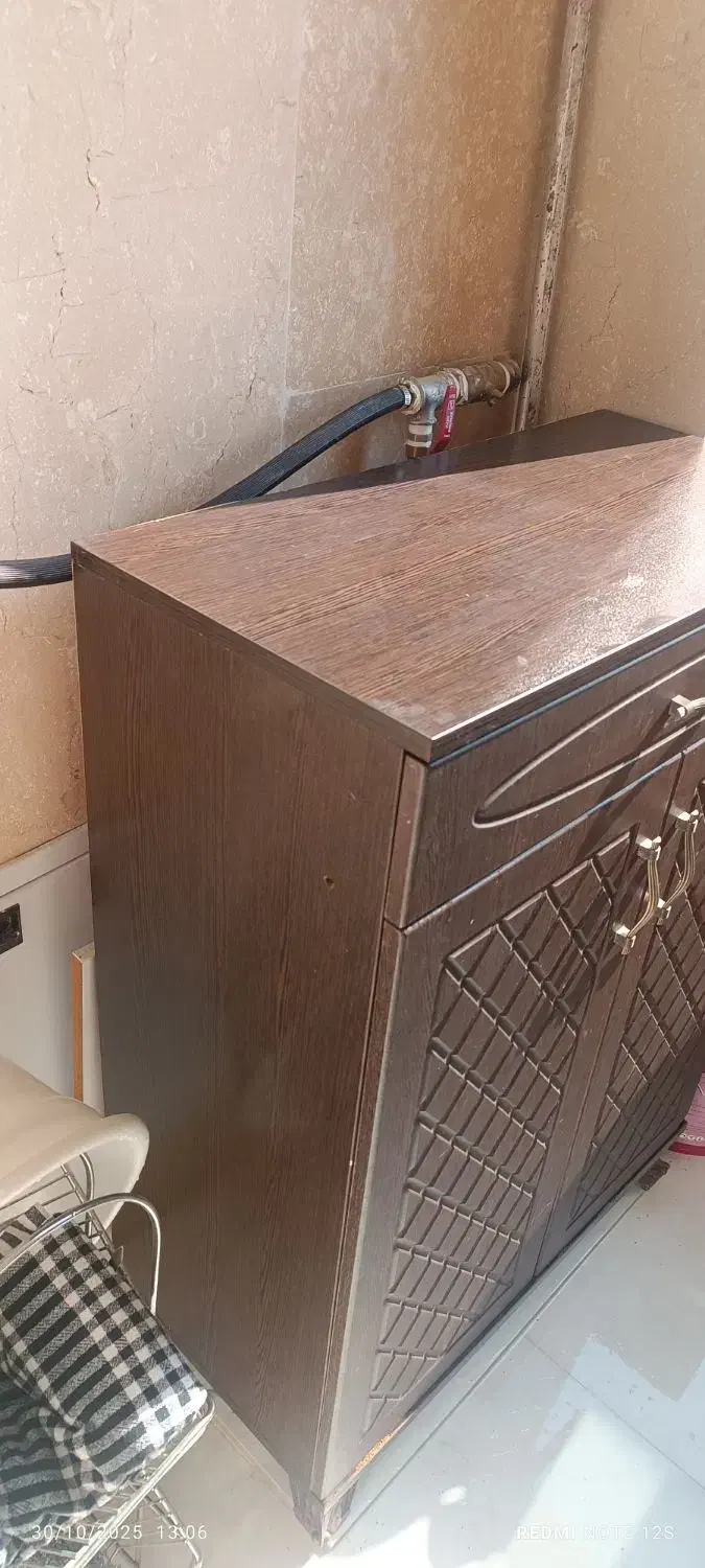 جاکفشی جادار وبزرگ|جاکفشی، کمد، دراور|تهران, خاک سفید|دیوار