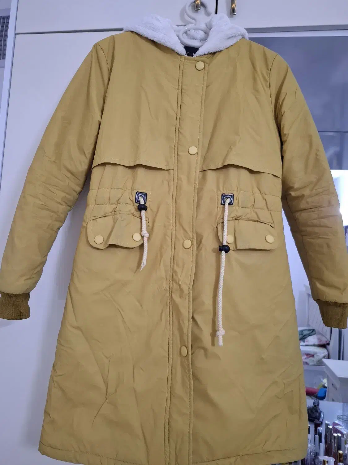 کاپشن|لباس|شاندیز, |دیوار