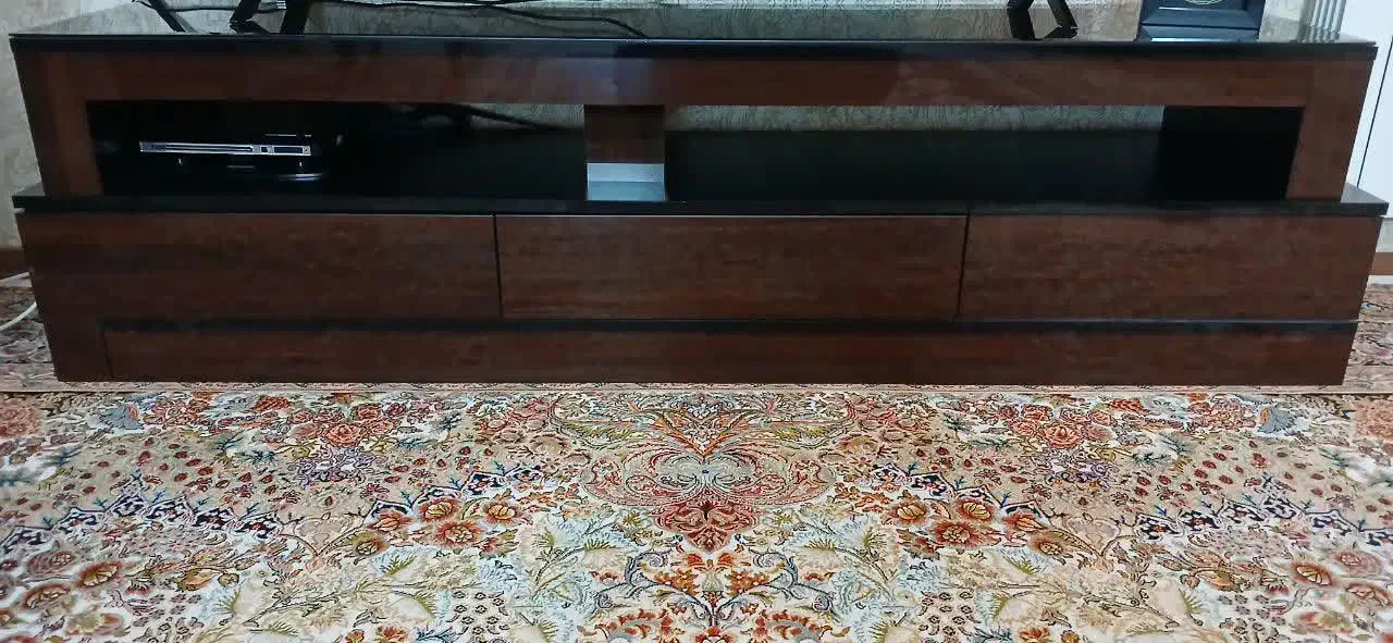 میز تلویزیون در حد نو.جنس عالی|میز تلویزیون|تهران, قیام|دیوار