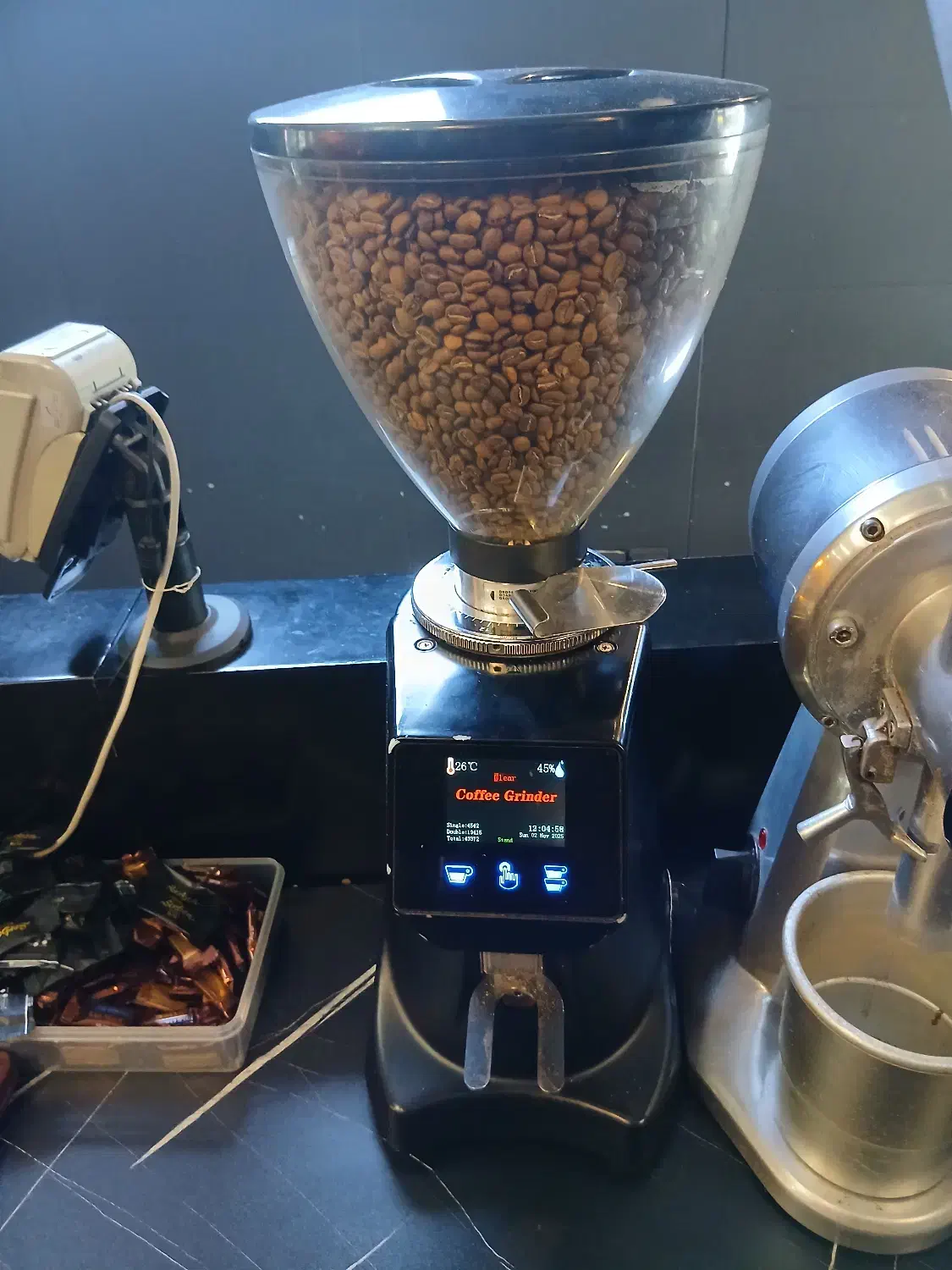 آسیاب قهوه|کافی‌شاپ و رستوران|رشت, چله خانه|دیوار