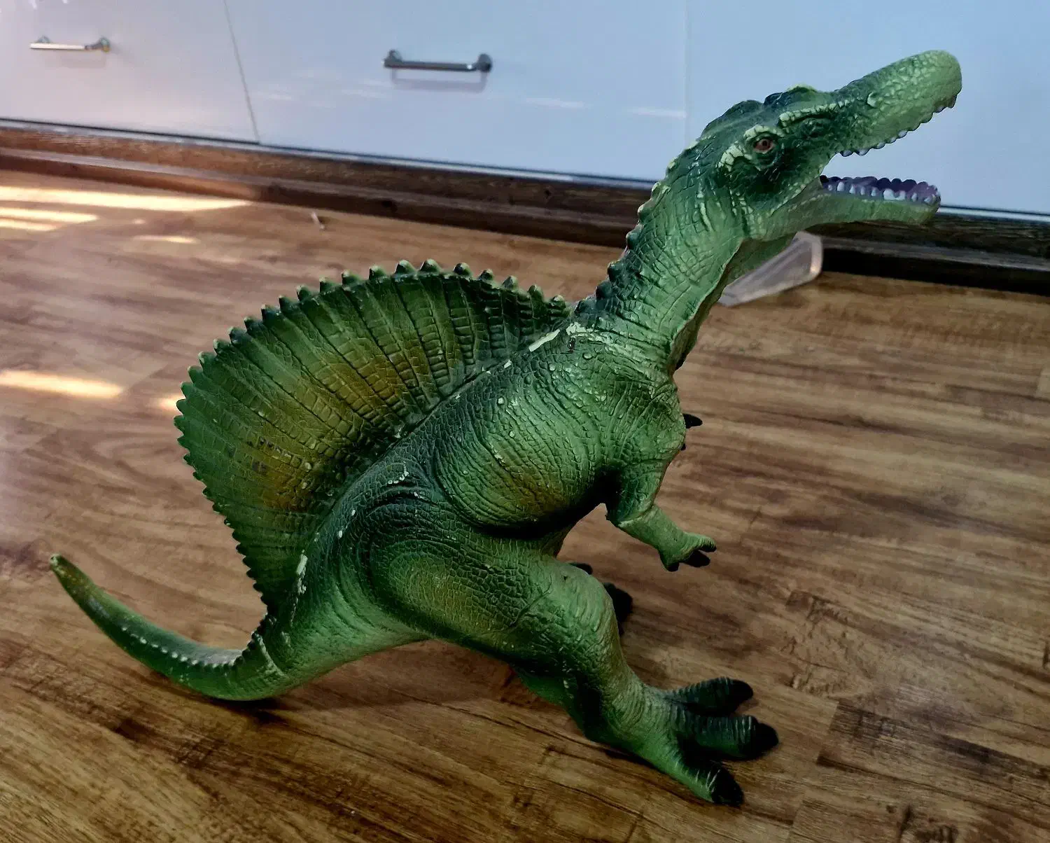 دایناسور سبز چلمنگ|اسباببازی بچه|ساری, |دیوار