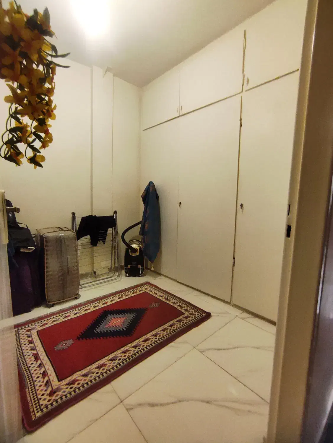 تهرانپارس املاک ۶۵ متر دو خواب با پارکینگ انباری