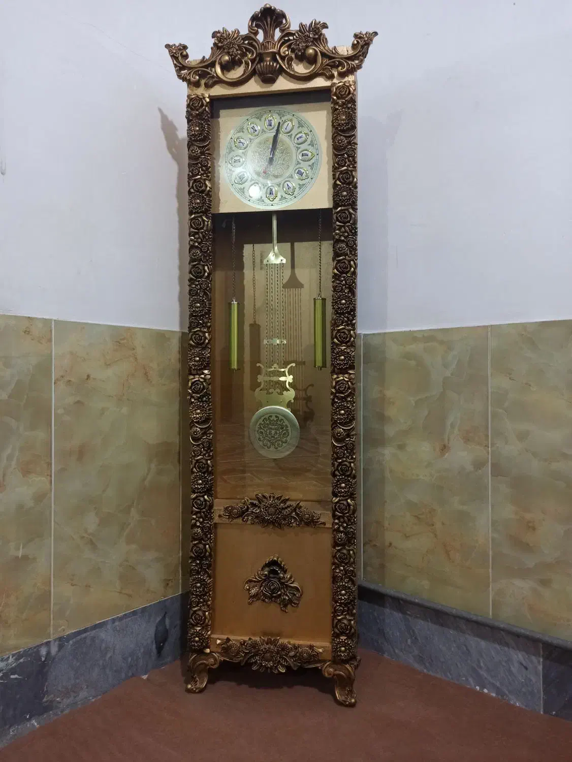 ساعت ایستاده و آینه|بوفه، ویترین، کنسول|دره شهر, |دیوار