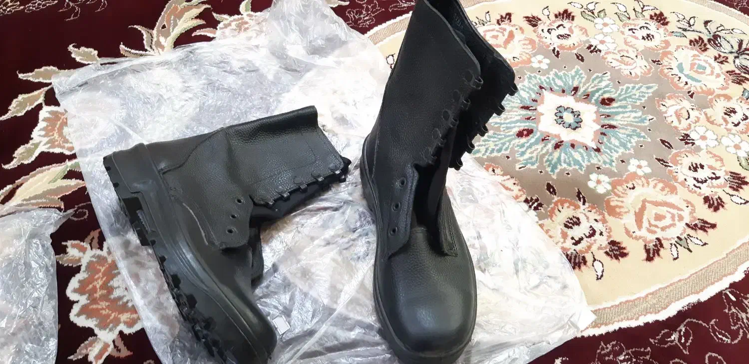 پوتین سربازی|کیف، کفش، کمربند|پاکدشت, پاکدشت (مامازند)|دیوار