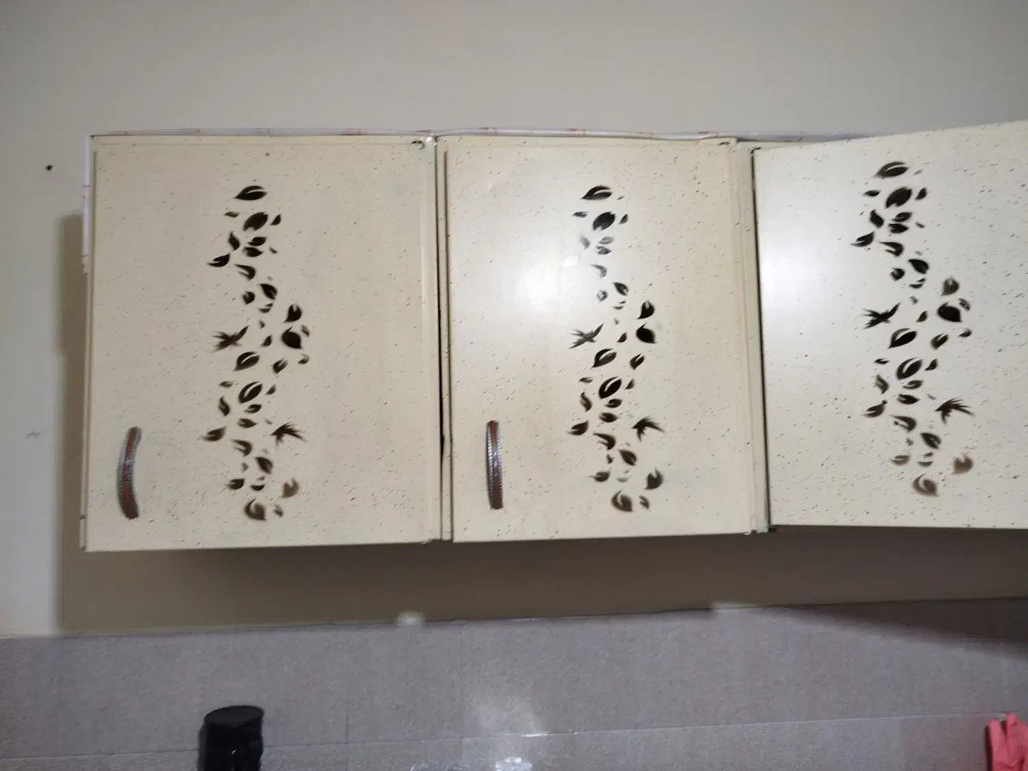 کابینت تمیز کرمی|مصالح و تجهیزات ساختمان|بردسکن, |دیوار