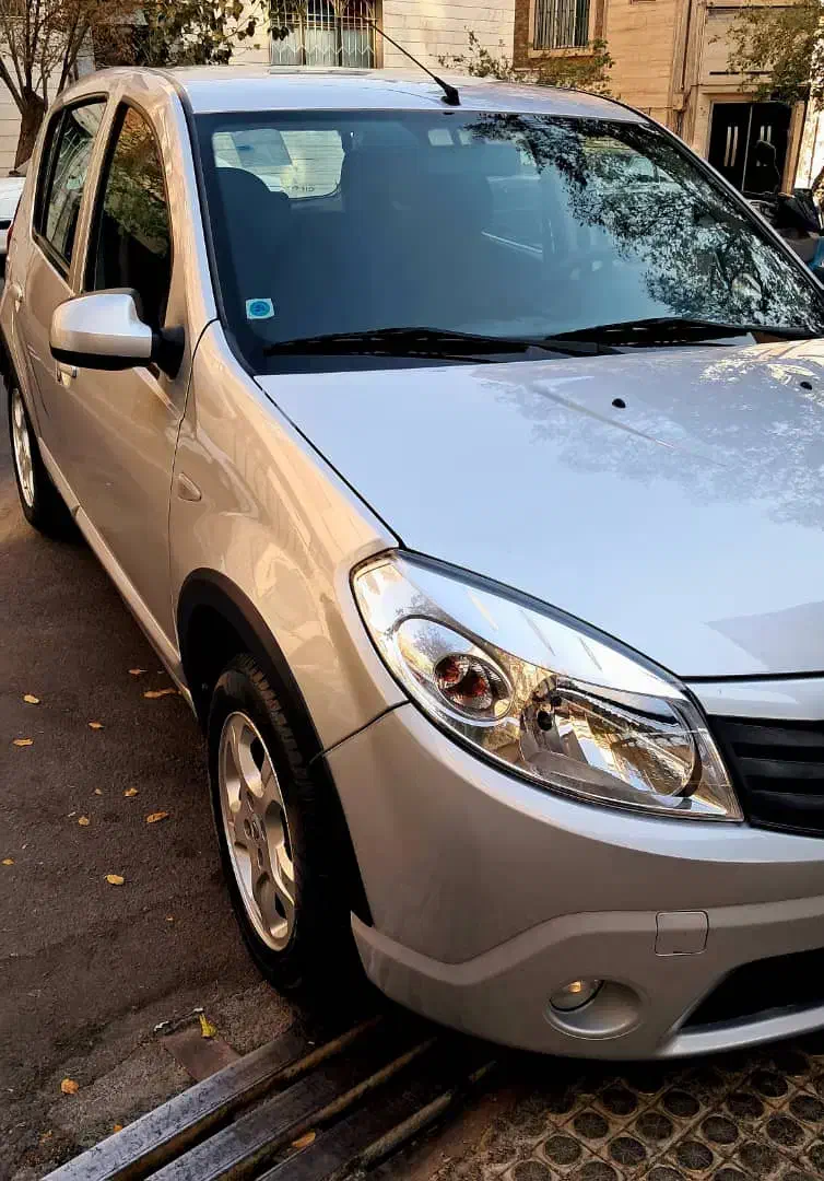 رنو ساندرو درجه یک مدل ۹۶|خودرو سواری و وانت|تهران, جمهوری|دیوار