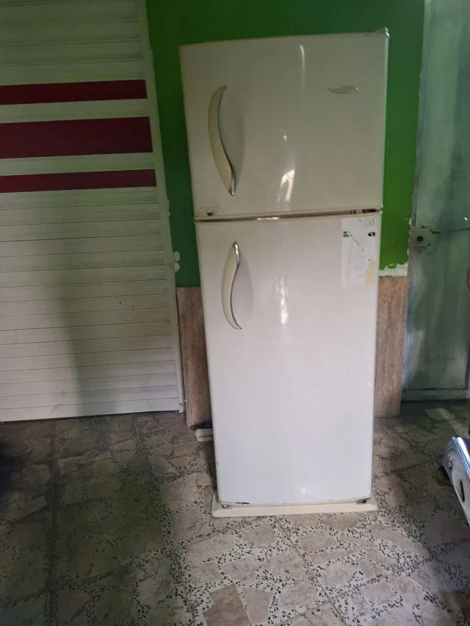 یخچال|یخچال و فریزر|آستانه اشرفیه, |دیوار