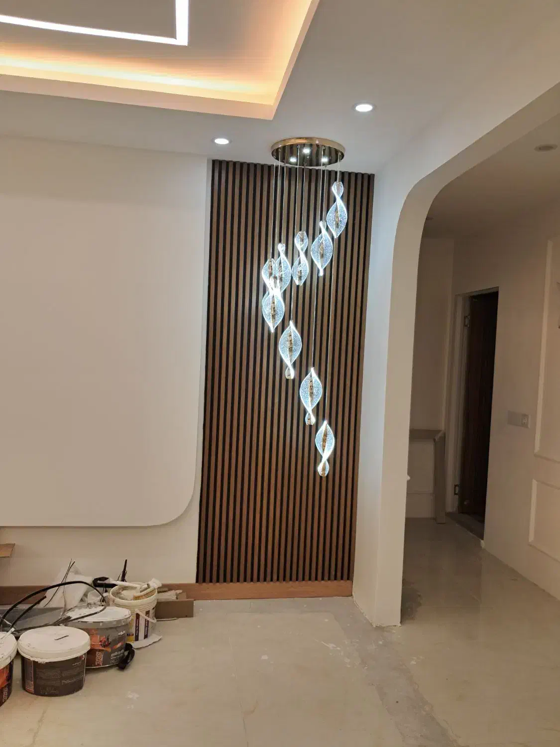 نصب انواع قرنیزوترموال وپارکت ماربل شیت وقاب بندی|خدمات پیشه و مهارت|بندرعباس, |دیوار