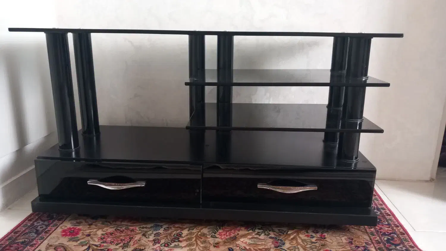 میز تلوزیون شیشه ای تمیز برای تاوزیون ۳۲ اینچ|میز تلویزیون|تهران, امیریه|دیوار