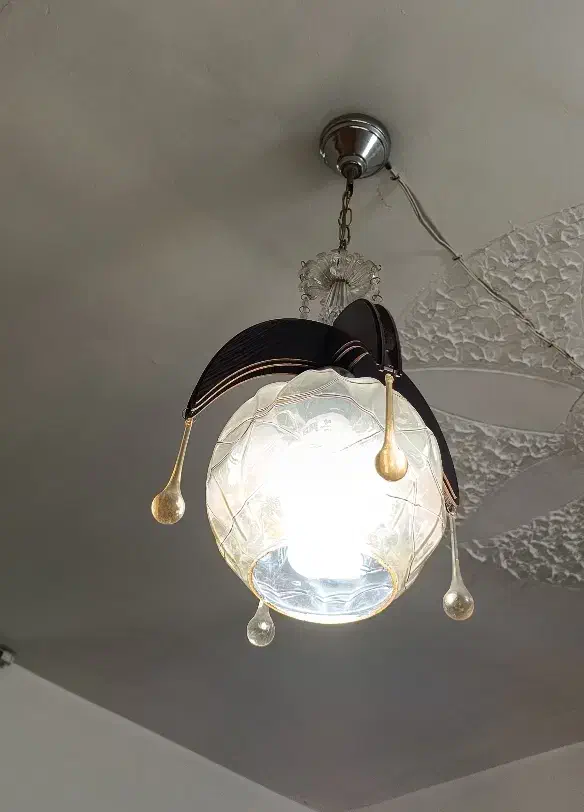 لوستر سقفی زیبا|لوستر و چراغ آویز|قدس, شهر‌قدس|دیوار