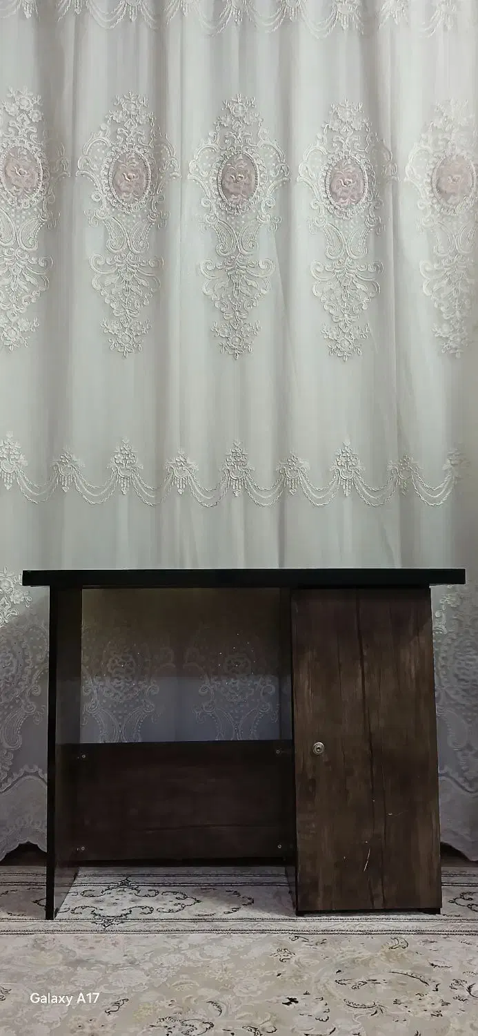 میز تحریرو کامپیوتر|میز تحریر و کامپیوتر|قم, امامزاده ابراهیم|دیوار