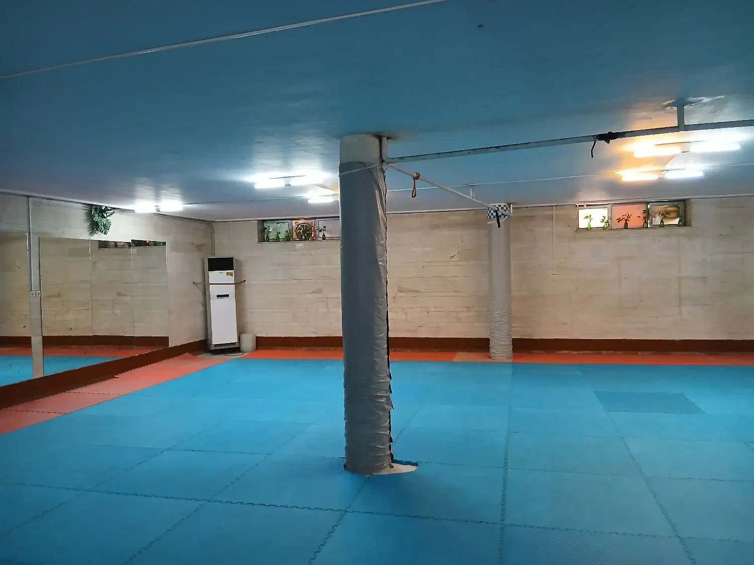 باشگاه رزمی اجاره داده می شود|اجارهٔ کوتاه‌مدت دفتر کار و فضای آموزشی|اصفهان, حسین‌آباد|دیوار