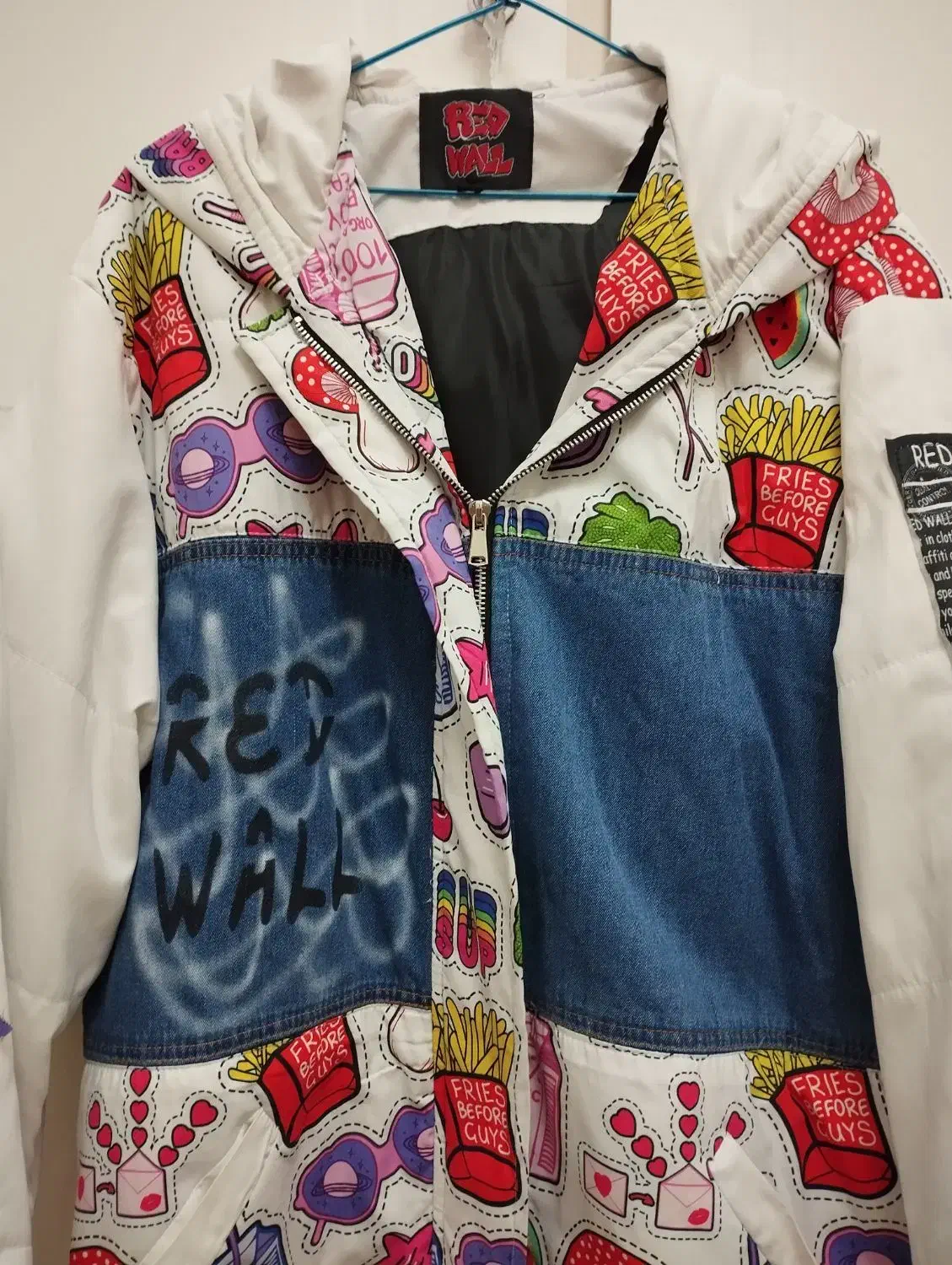 کاپشن اسپرت|لباس|تهران, هلال احمر|دیوار