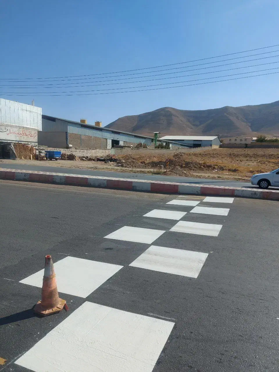 نقاشی و خط کشی ساختمان و معابر|خدمات پیشه و مهارت|شیراز, وصال|دیوار