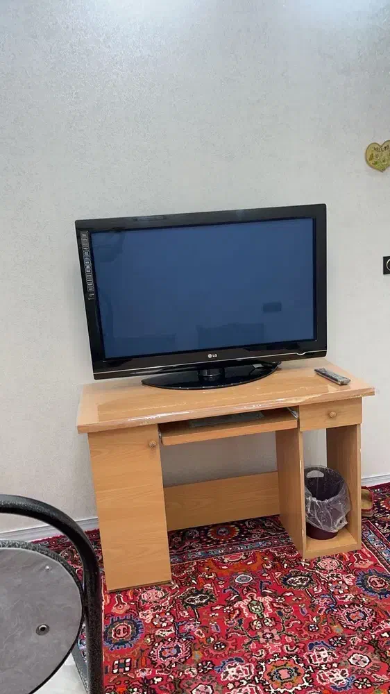 تلویزیون ال جی قدیمی|تلویزیون و پروژکتور|ملایر, |دیوار