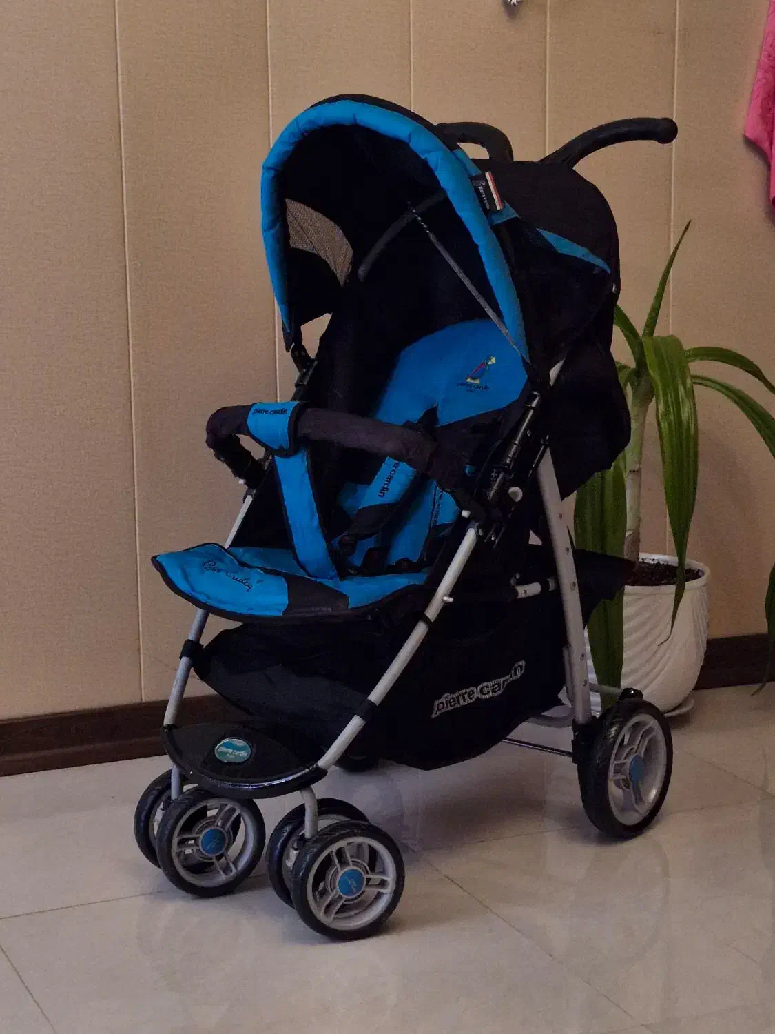 انواع کالسکه خارجی استوک|کالسکه و لوازم جانبی|اصفهان, ملک‌شهر|دیوار