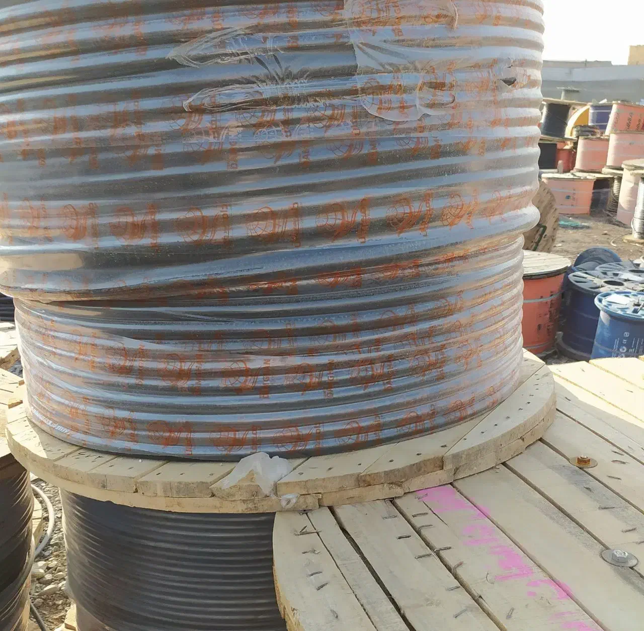 کابل برق ۱۶×۳ تخت|ماشین‌آلات صنعتی|بندر گناوه, |دیوار