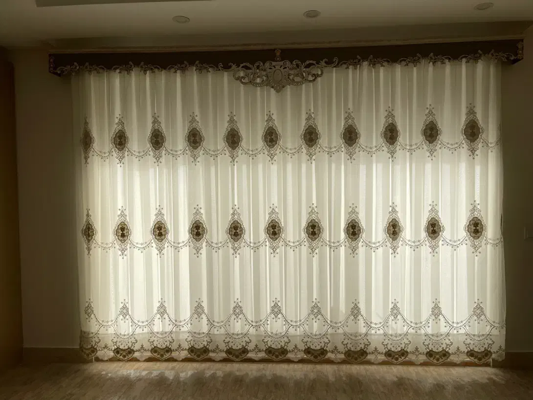 پرده سالن برای دو پنجره به همراه زیر پرده و کتیبه|پرده، رانر، رومیزی|آمل, |دیوار