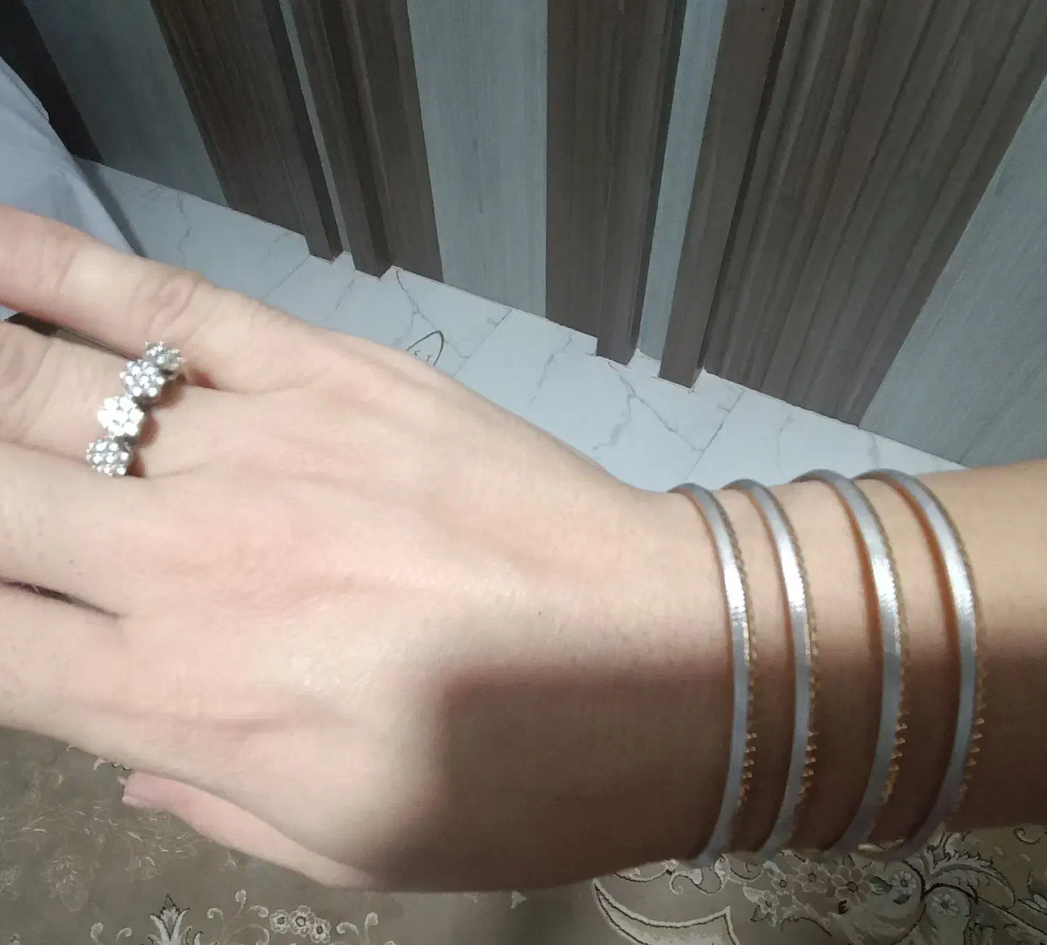 ست و نیم ست|جواهرات|آشخانه, |دیوار