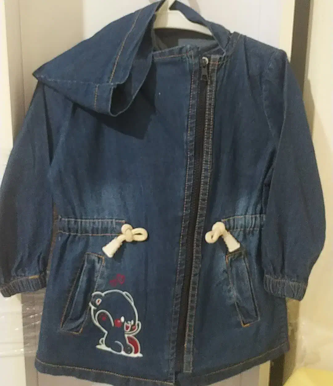 فروش تعدادی لباس تک سایز هستن بعضیاشون|لباس|رودهن, |دیوار