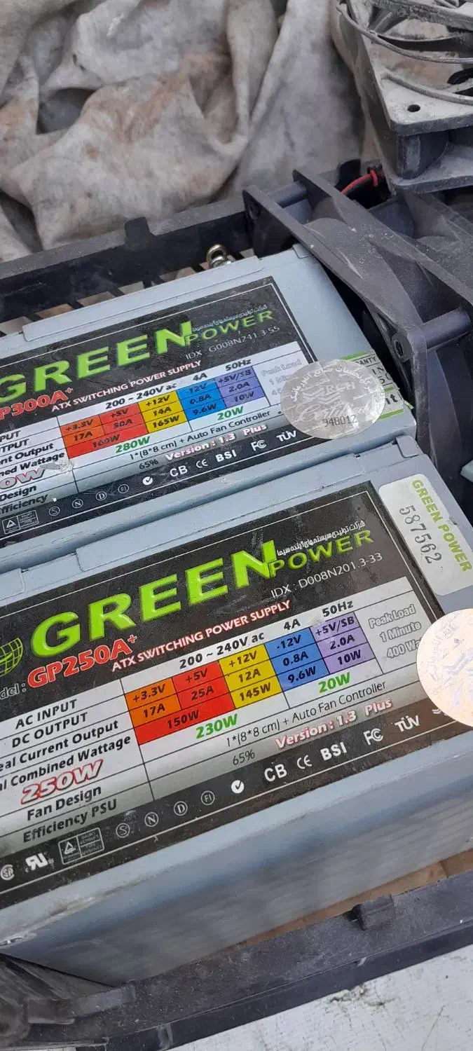 تعدای پاور گیرین  فن بزرگ ۱۲ در ۱۲|قطعات و لوازم جانبی رایانه|شیراز, ده پیاله|دیوار