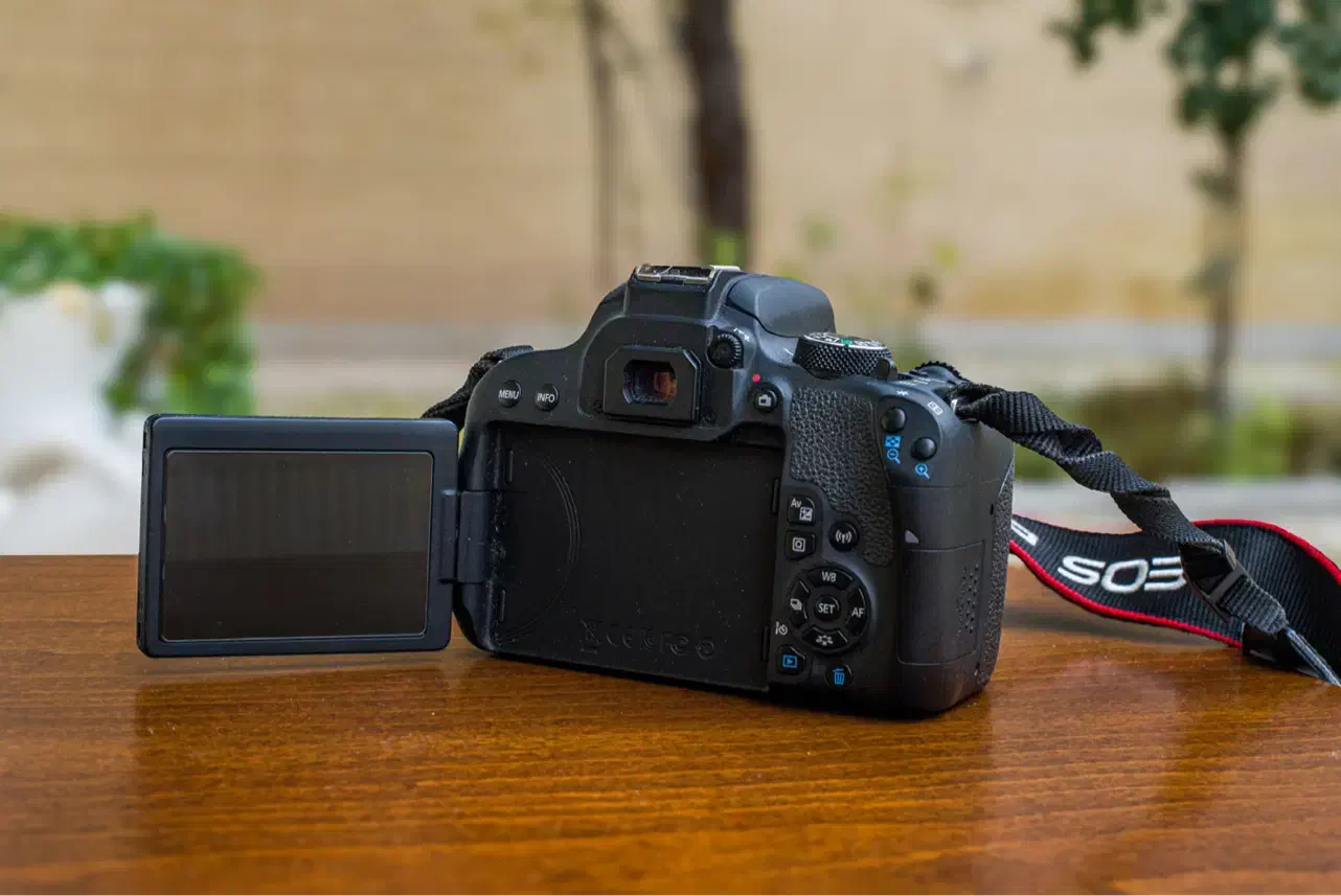 دوربین عکاسی canon 800 d|دوربین عکاسی و فیلمبرداری|اصفهان, باغ زیار|دیوار