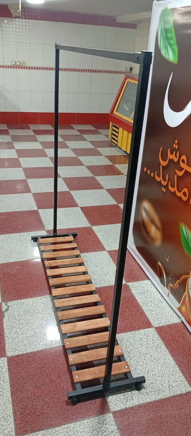 رگال|بندرخت و رخت‌آویز|بوکان, |دیوار