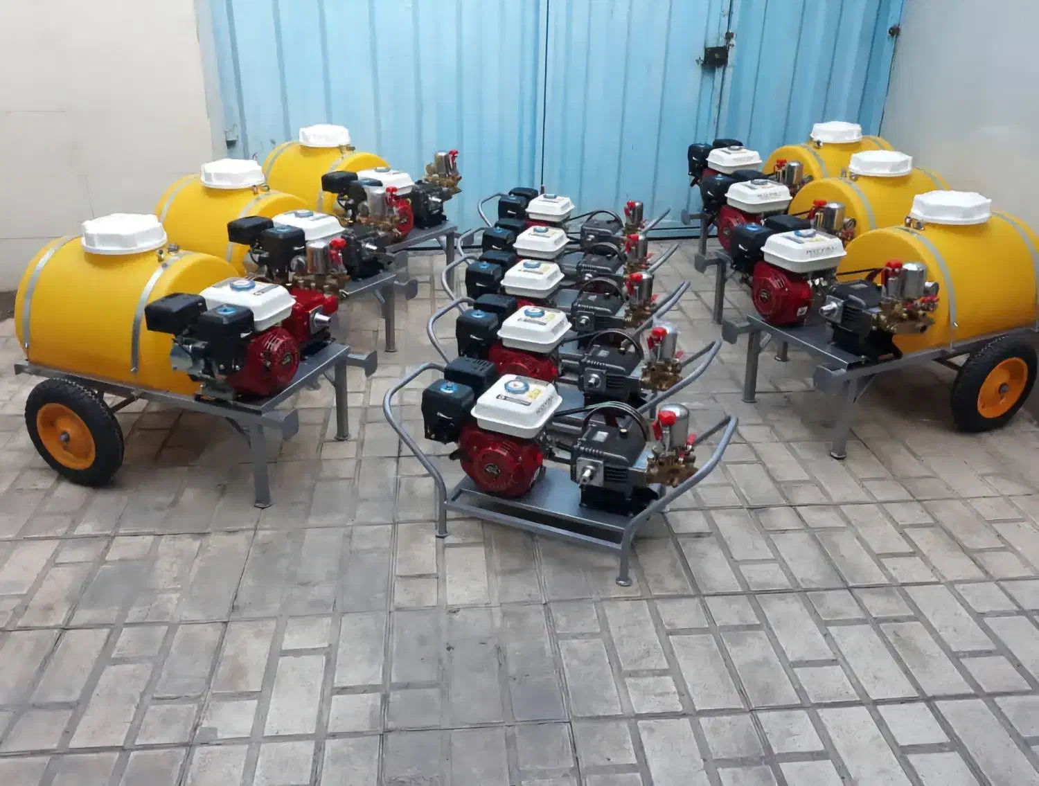 سمپاش فرغونی زنبه ای 180 لیتری وارداتی چهارچرخ اصل|ماشین‌آلات صنعتی|تهران, شهید رجایی|دیوار