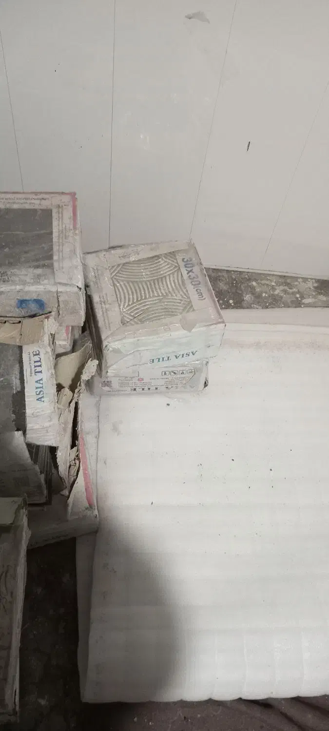 سرامیک کاشی سرامیک بزرگ ۲۰بسته و۱۳ عدد کوچیک|مصالح و تجهیزات ساختمان|محمدشهر, همایون ویلا|دیوار