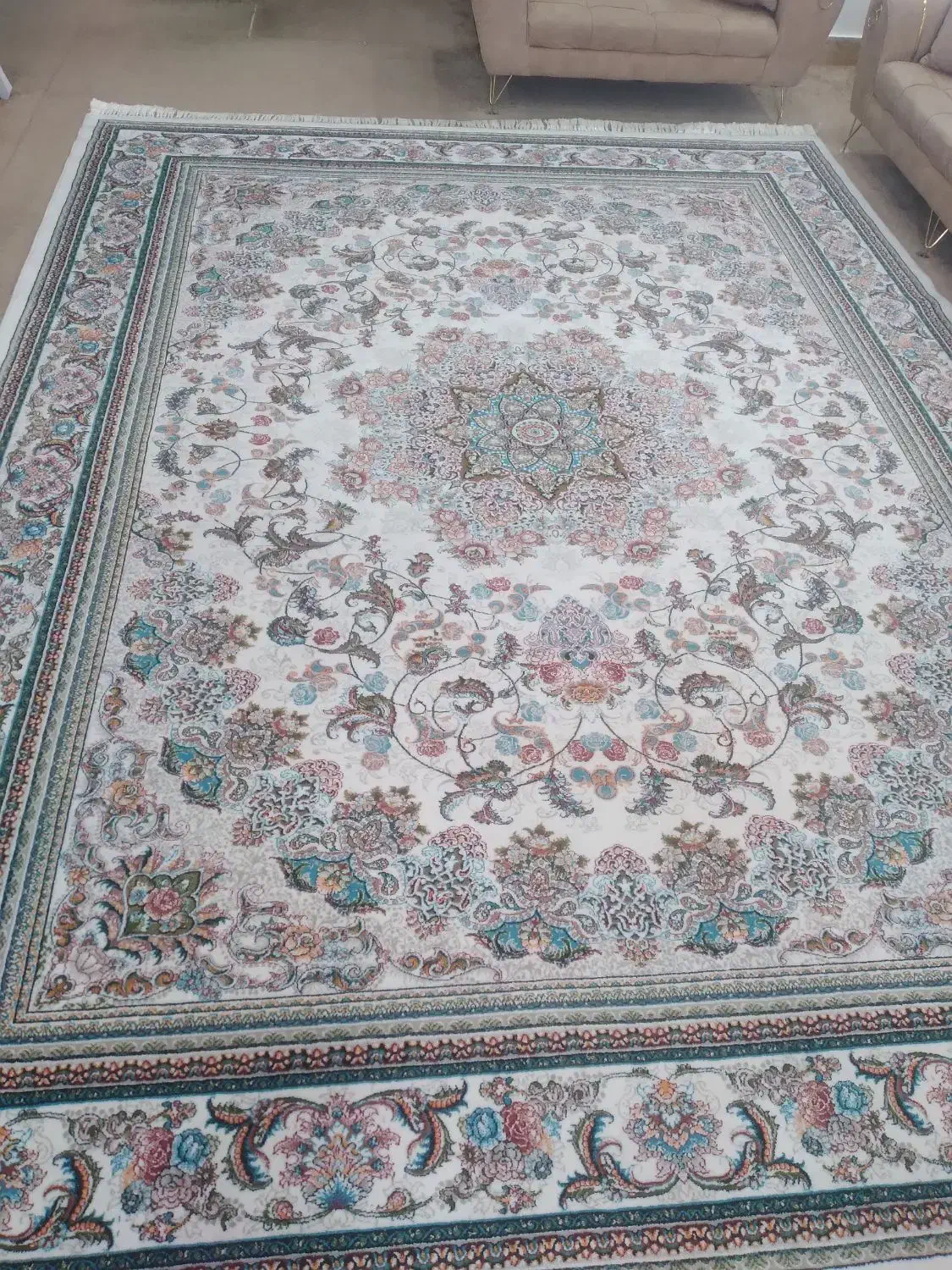 یک عدد قالی700شانه نونو بفروش میرسد..|فرش|ایذه, |دیوار