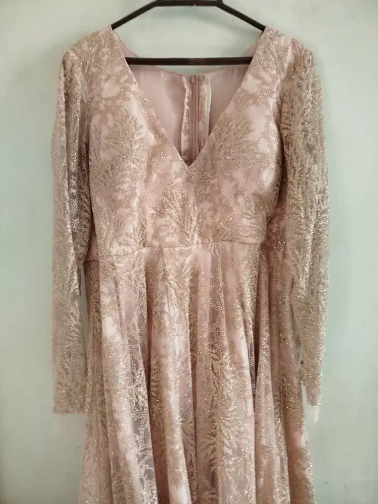 لباس نامزدی|لباس|قم, چهار مردان|دیوار