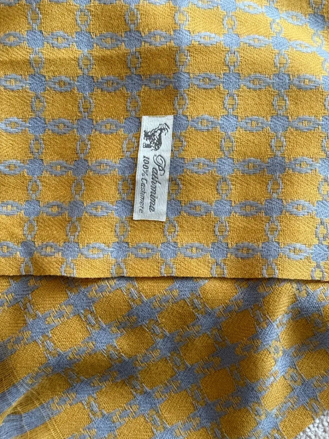 شال کشمیر، کلاه ، جوراب گرم|لباس|مشهد, هفت تیر (آب و برق)|دیوار