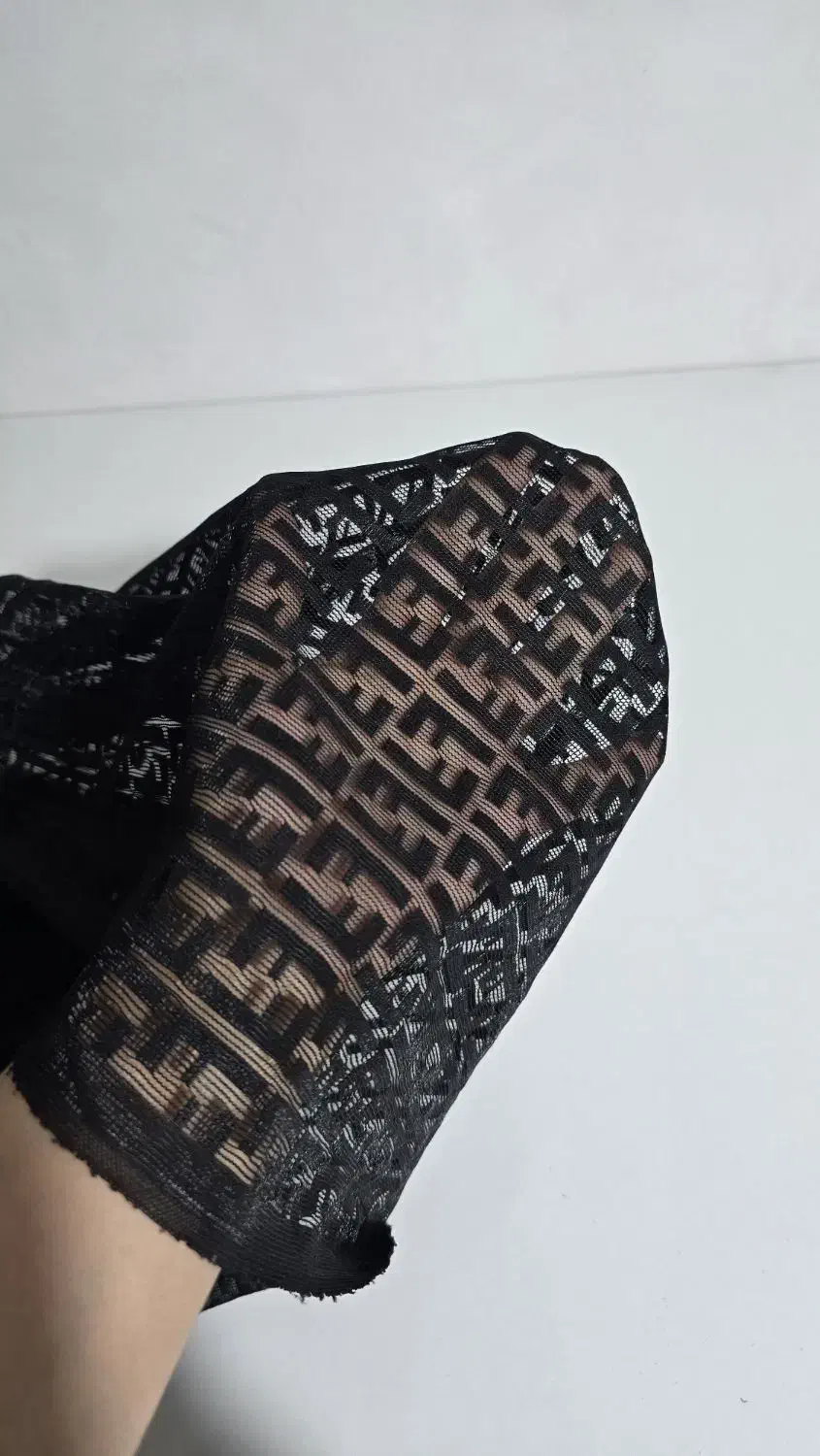 شال های برند|لباس|جم, |دیوار