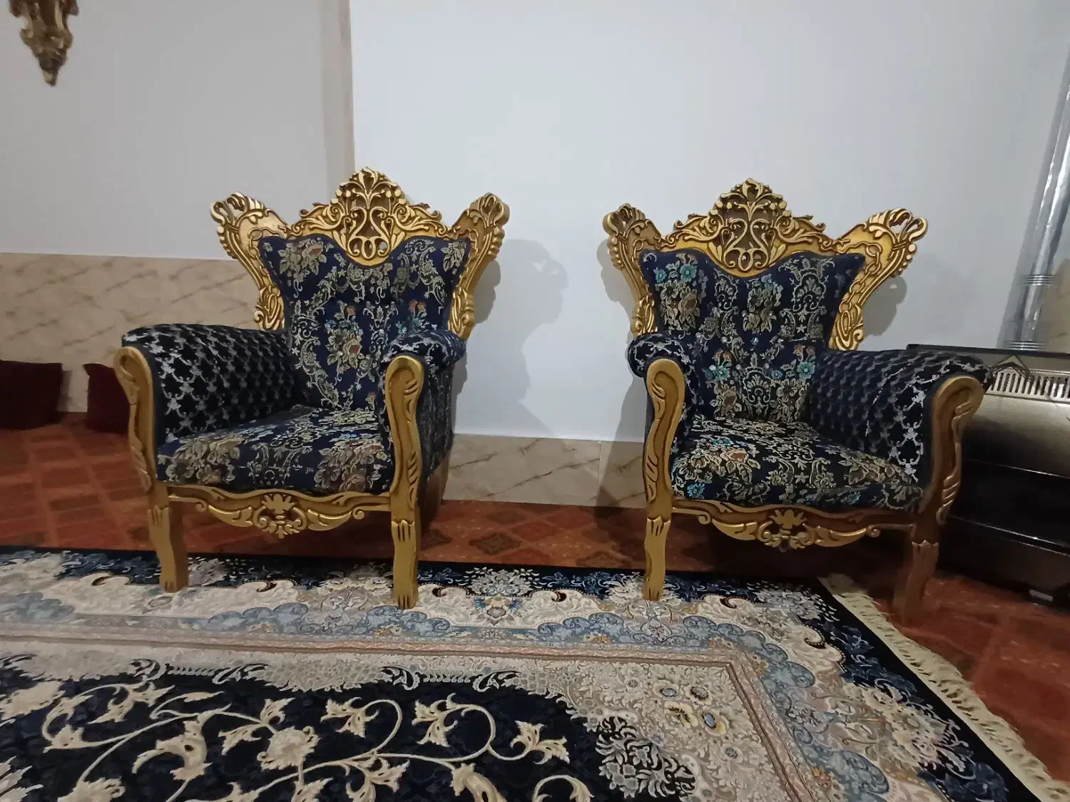 مبل هفت نفره همراه با دوتاعسلی ومیزرنگ سورمه ای|مبلمان خانگی و میز عسلی|قدس, شهر‌قدس|دیوار