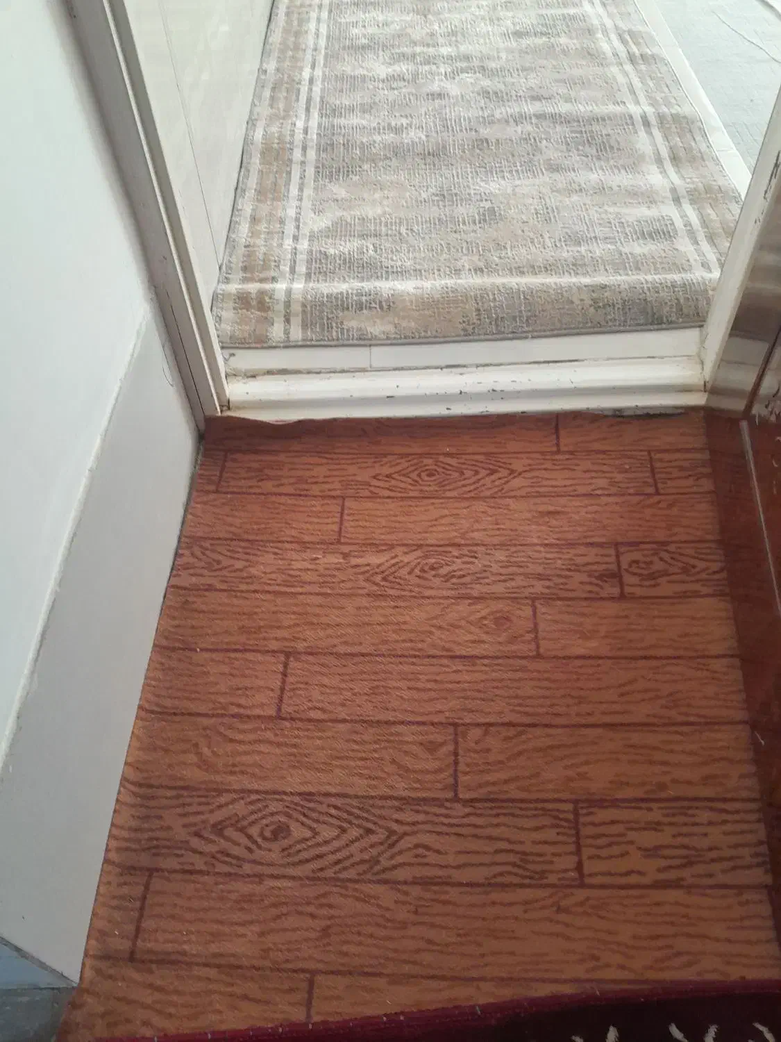 یک عدد کناره ۱در ۳متر ودوعدد فرش ومقدار موکت نو|فرش|زبرخان, |دیوار