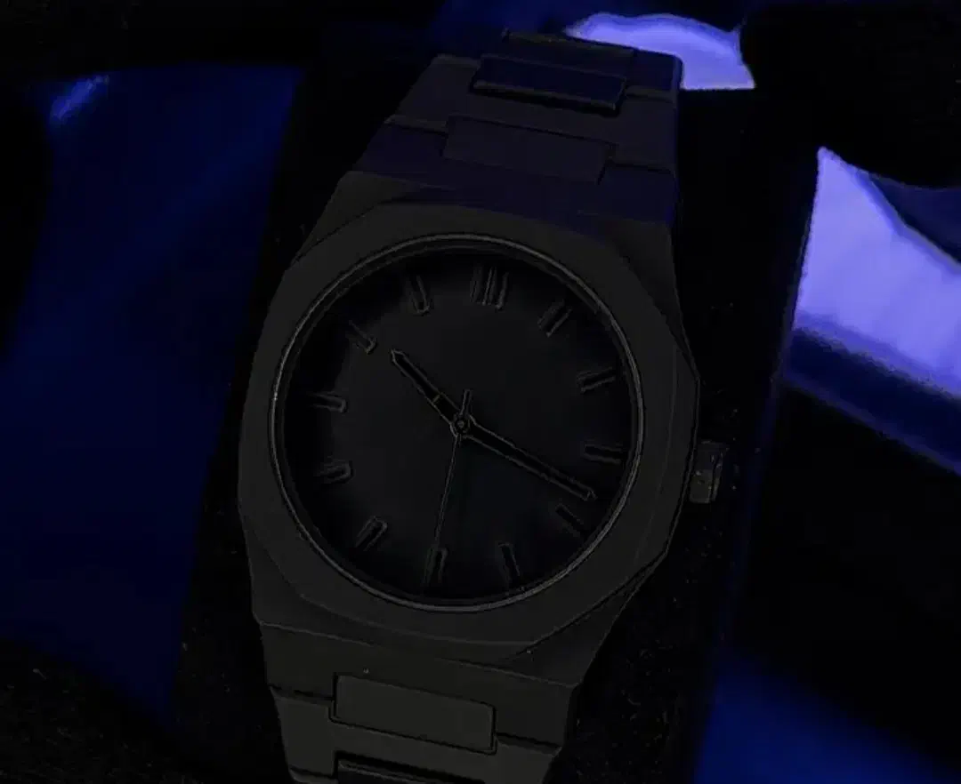 ساعت شیک|ساعت|قلعه نو, |دیوار