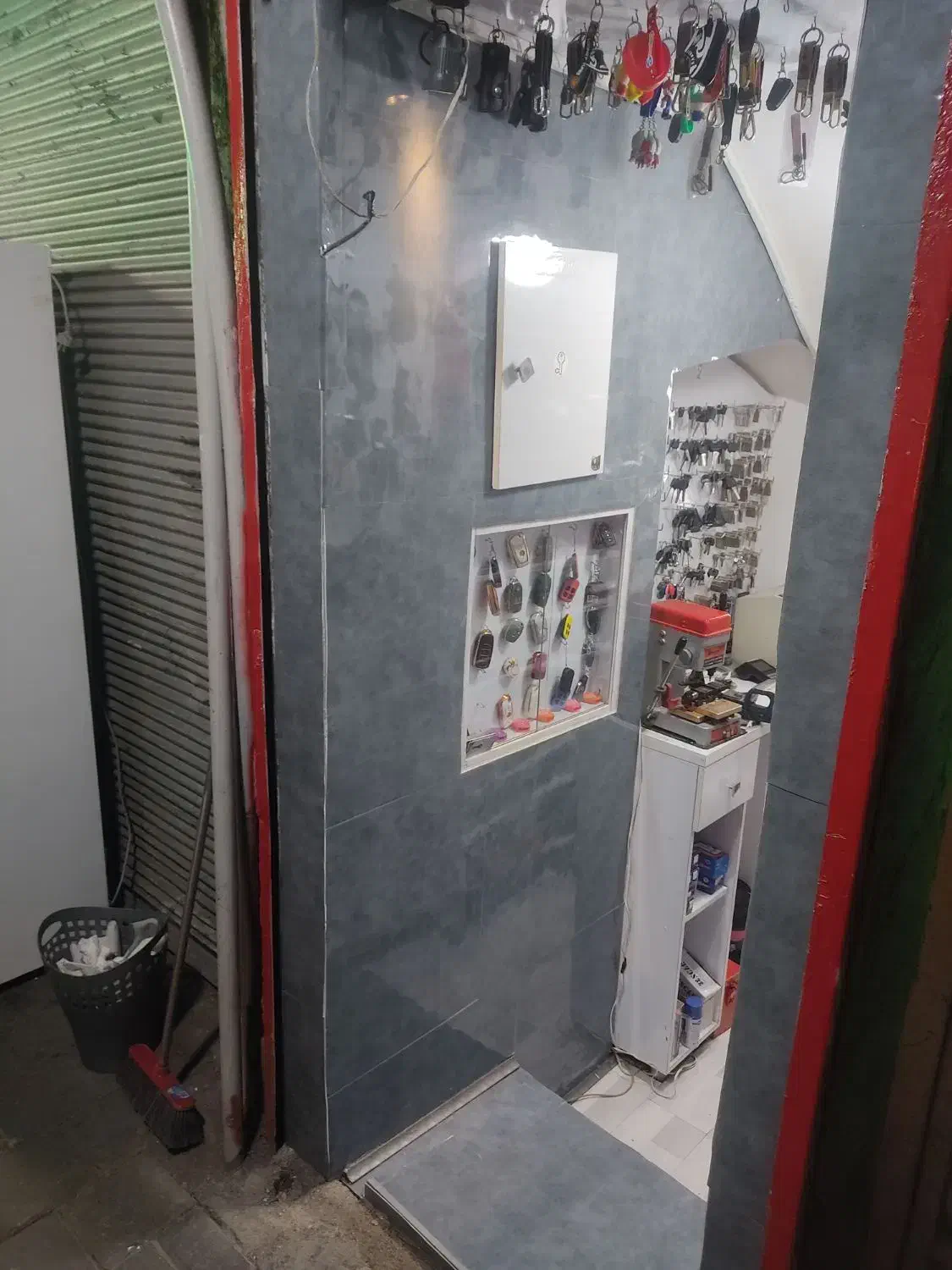 به یک کلید ساز ماهر یا نیمه ماهر نیازمندیم|استخدام صنعتی، فنی، مهندسی|تهران, دروازه شمیران|دیوار