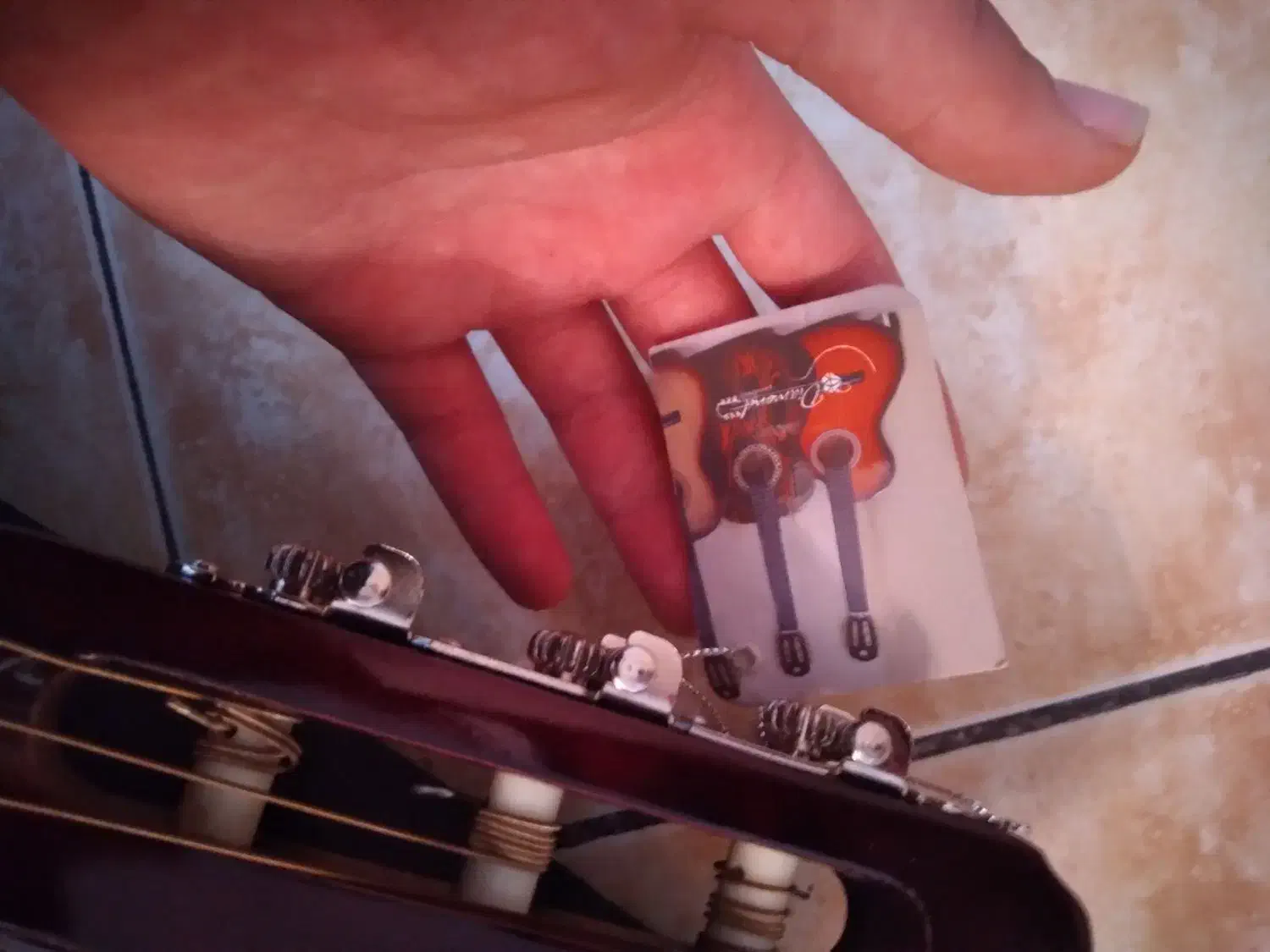 گیتار آکبند بهمراه کیف|گیتار، بیس، امپلیفایر|تهران, امانیه|دیوار